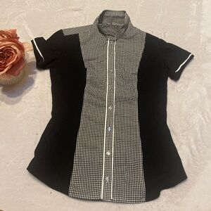LE FASH Size S Black & White Button Down Short Sleeve Top